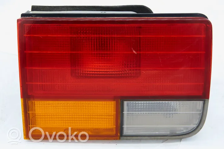 Honda Accord Takaluukun takavalot 0431171