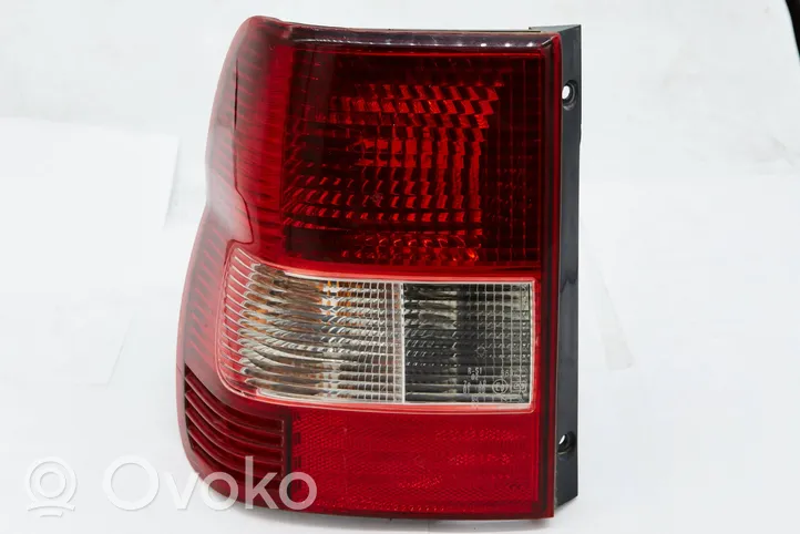 Mitsubishi Pajero Pinin Luci posteriori 28710102