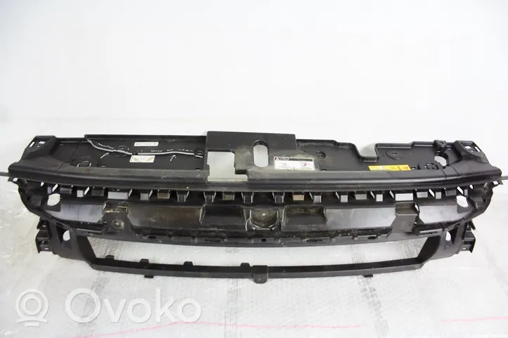 Peugeot 208 Panel mocowania chłodnicy / góra 9823209780