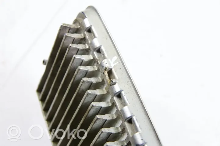 Volvo 440 Grille calandre supérieure de pare-chocs avant 467366