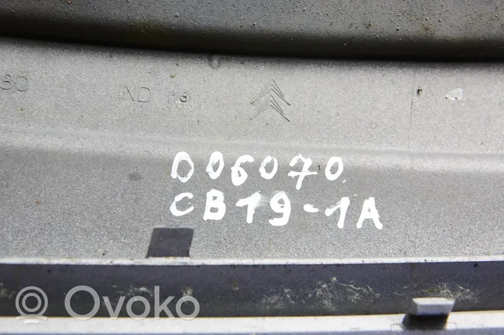 Citroen C3 Grille calandre supérieure de pare-chocs avant 9647156577