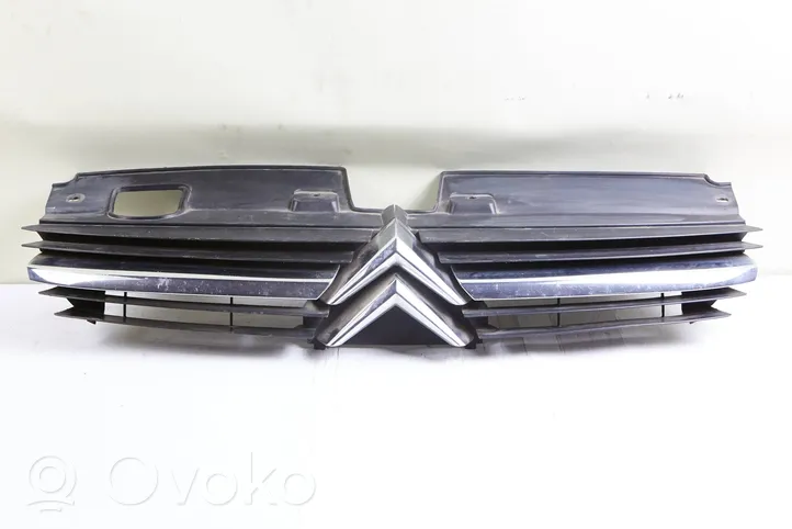 Citroen C5 Maskownica / Grill / Atrapa górna chłodnicy 28857m