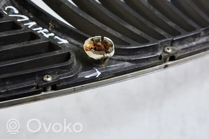 Daewoo Lanos Grille calandre supérieure de pare-chocs avant 