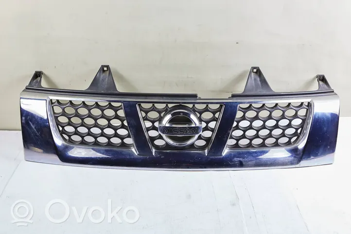 Nissan Navara D22 Grille calandre supérieure de pare-chocs avant 62310vk000