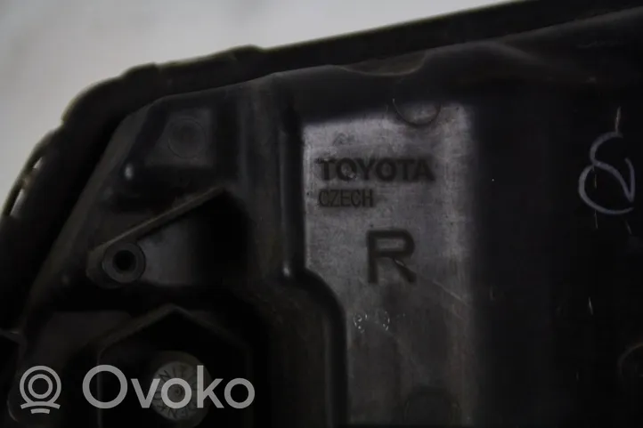 Toyota Avensis T270 Etu-/Ajovalo 