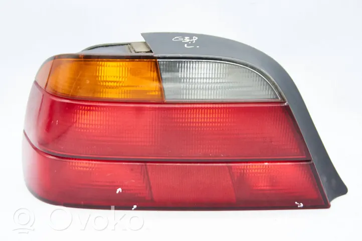 BMW 7 E38 Luci posteriori 211045L