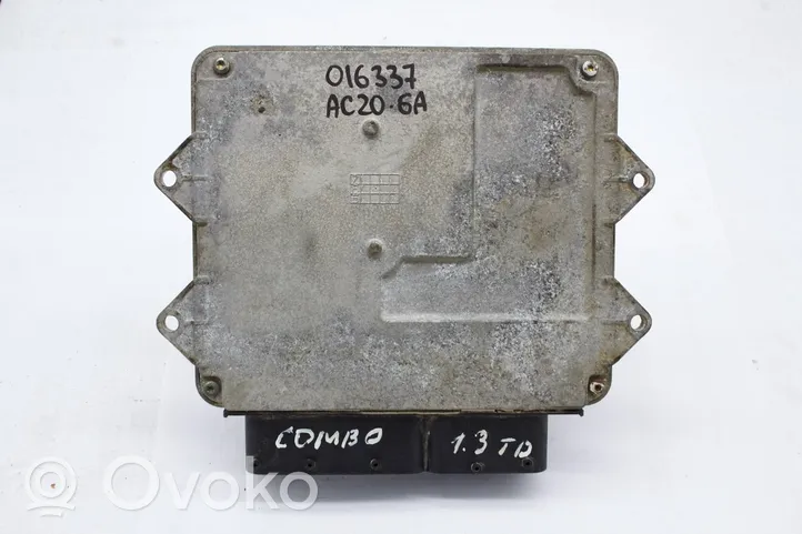 Opel Combo C Calculateur moteur ECU 55194018yu