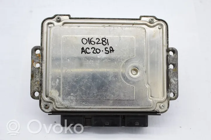 Renault Laguna II Sterownik / Moduł ECU 8200504296