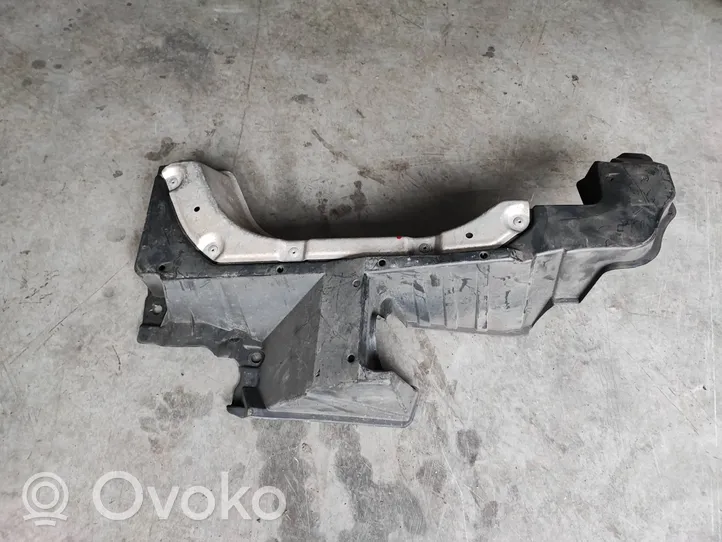 Lexus UX Osłona tylna podwozia pod zderzak 5839076010