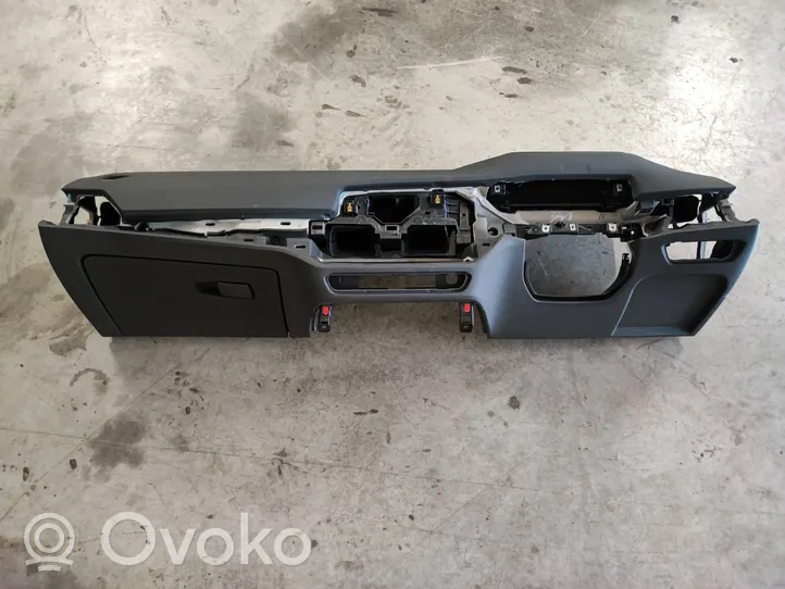 BMW 4 G22 G23 G24 G26 Panelė 