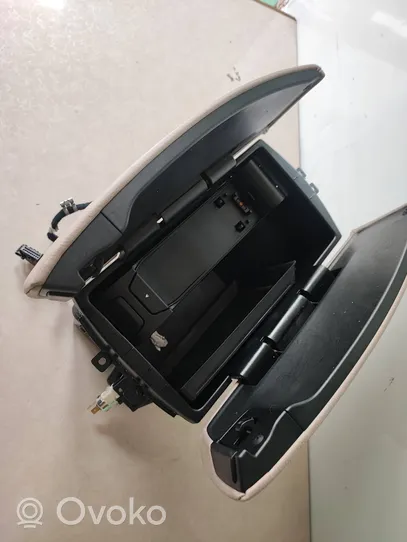 BMW X6 E71 Armrest 9115084