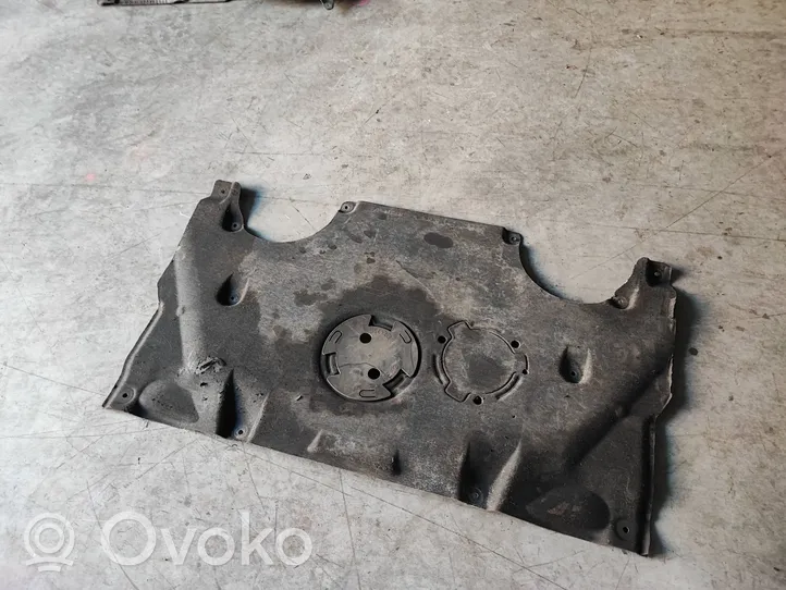 BMW 5 G30 G31 Variklio dugno apsauga 7340171