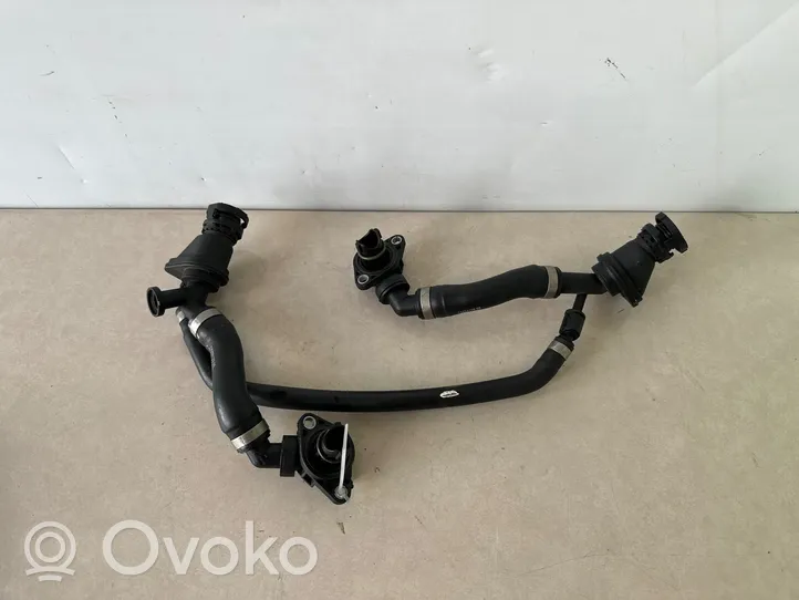 BMW 7 F01 F02 F03 F04 Manguera/tubo respirador 72352170