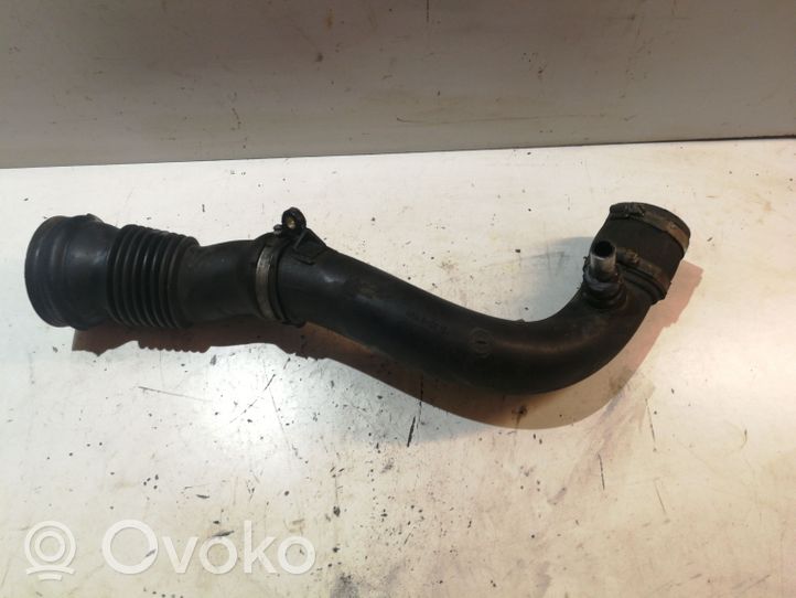 Volvo V70 Turboahtimen ilmanoton letku 30769233