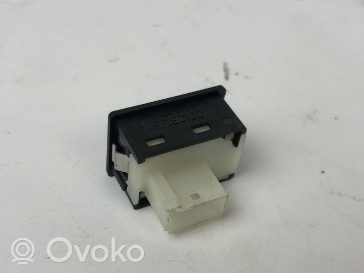 BMW 3 GT F34 Tailgate opening switch 9200316