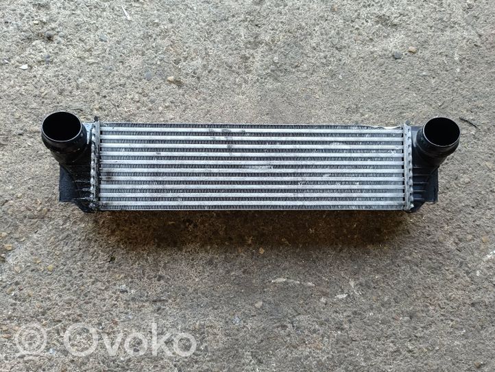 BMW 5 F10 F11 Chłodnica powietrza doładowującego / Intercooler 7677115