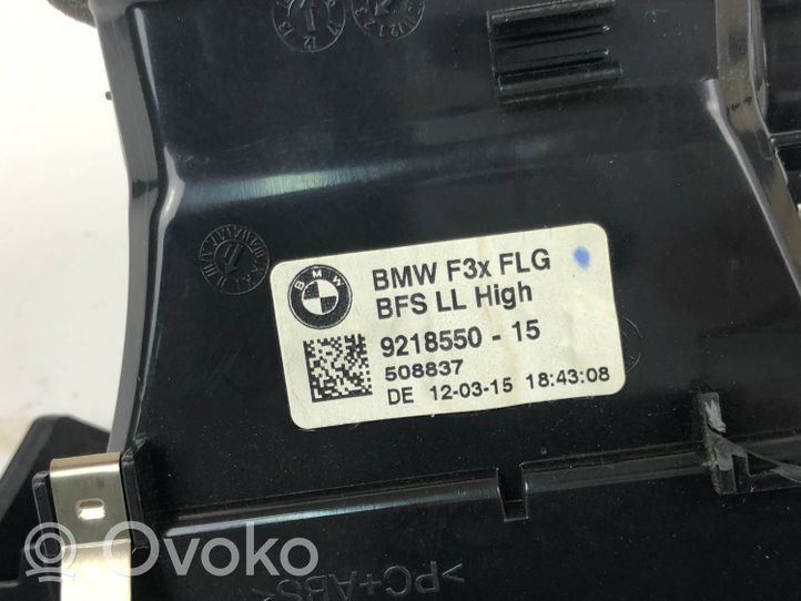 BMW 3 GT F34 Boczna kratka nawiewu deski rozdzielczej 9218550