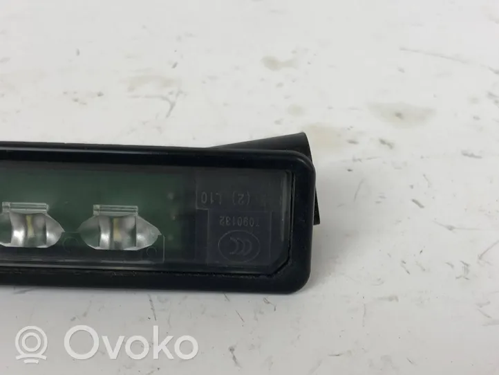 Porsche Macan Lampa oświetlenia tylnej tablicy rejestracyjnej 420943021