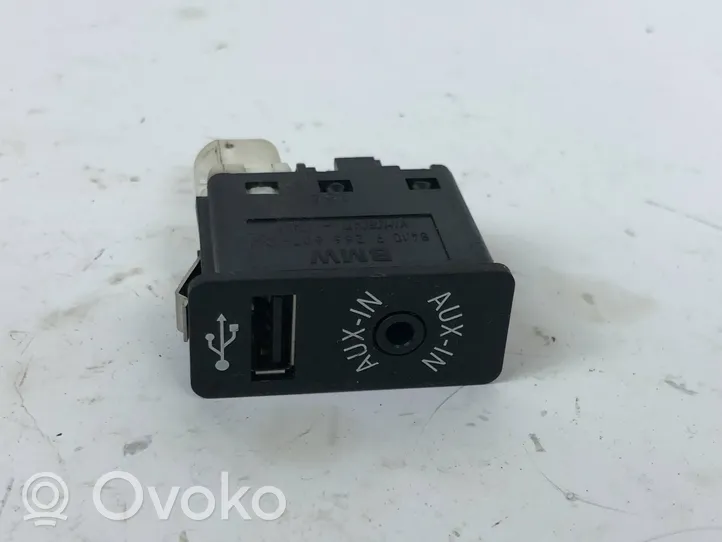 BMW X3 F25 Connettore plug in USB 9266607