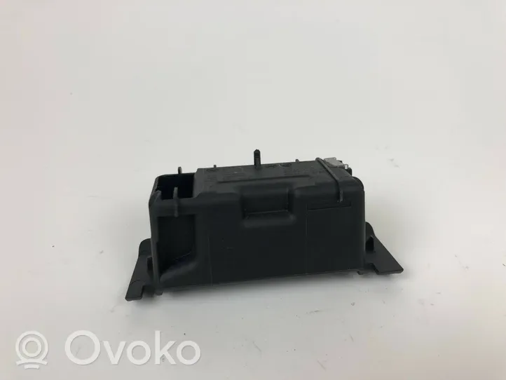 Audi A6 S6 C7 4G Takaoven tuhkakuppi 4G8857406A