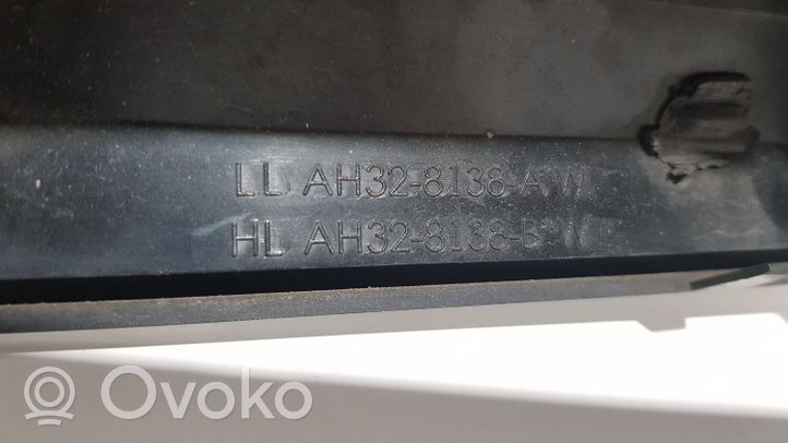 Land Rover Range Rover Sport L320 Grotelės viršutinės AH328138