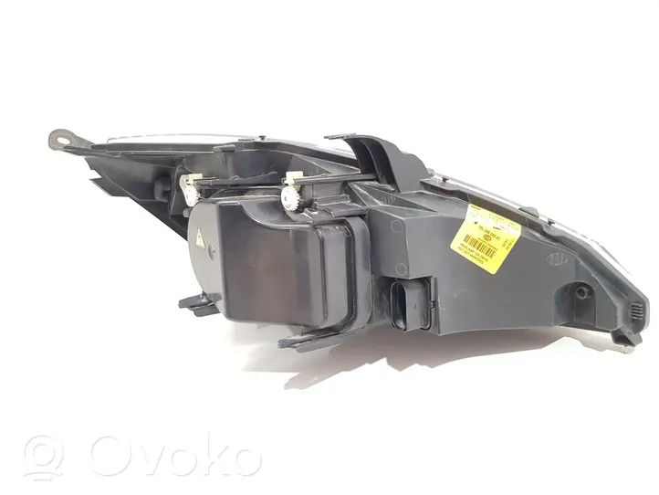 Ford Focus Lampa przednia 1EL24604501