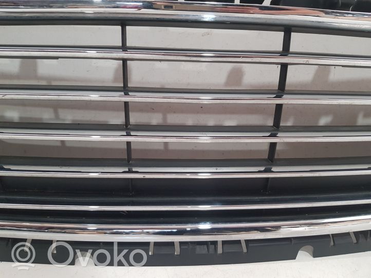 Ford Fiesta Grille calandre supérieure de pare-chocs avant H1BB8200B