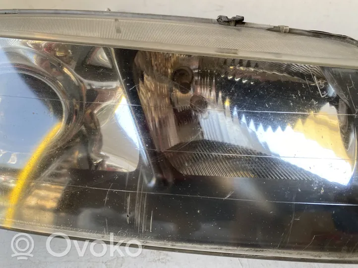 Renault Avantime Lampa przednia 88204316