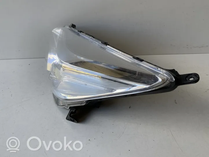 Toyota Verso-S Lampa przednia 8115052K00