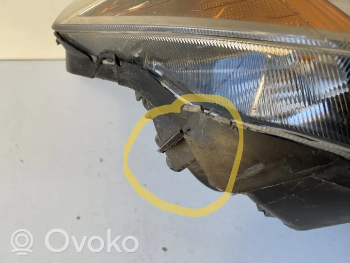 Honda Pilot I Lampa przednia 