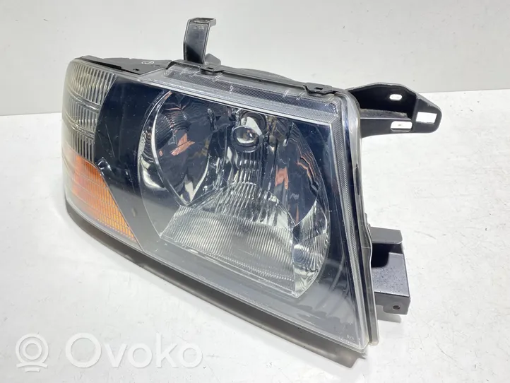 Mitsubishi Pajero Lampa przednia 10087420