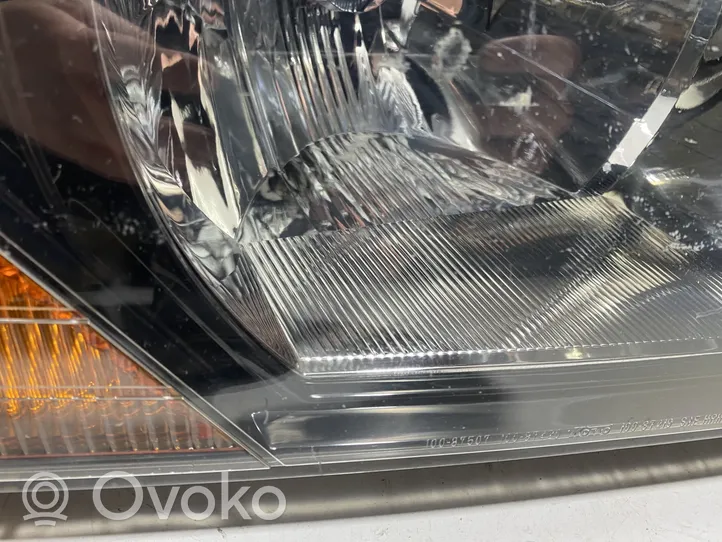 Mitsubishi Pajero Lampa przednia 10087420