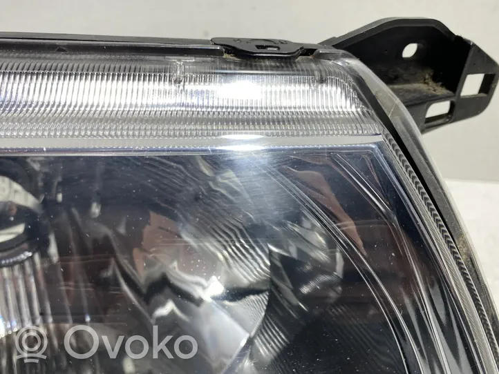 Mitsubishi Pajero Lampa przednia 10087507