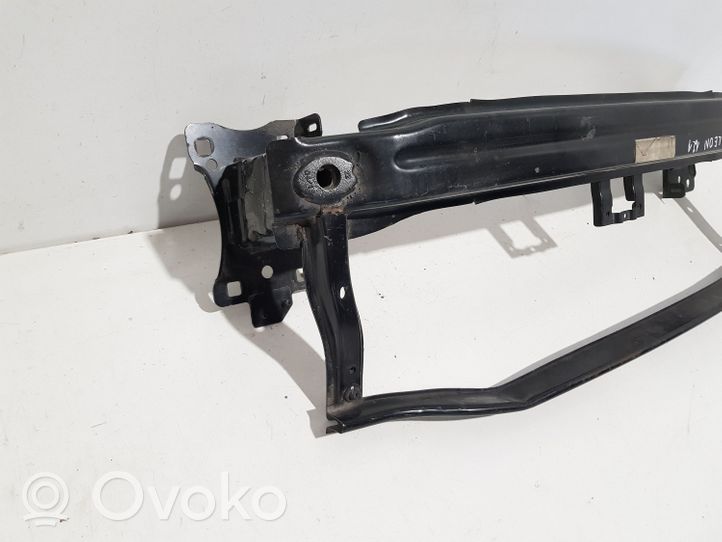 Seat Leon (5F) Etupuskurin poikittaistuki 5F0807109B