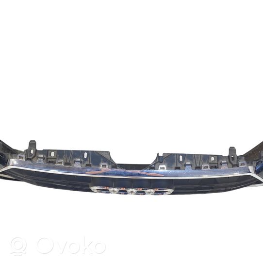 Audi A5 Etupuskuri 8W6807437