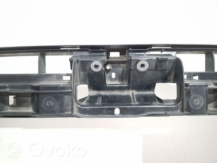 Volkswagen PASSAT B8 Support de radiateur sur cadre face avant 3G0805588N