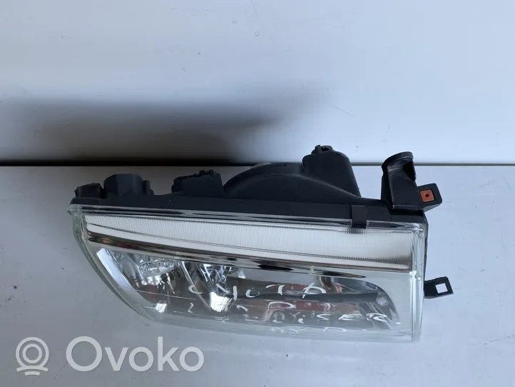 Toyota Land Cruiser (HDJ90) Lampa przednia 
