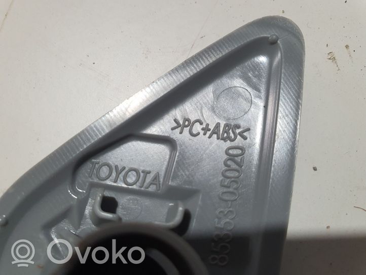 Toyota Avensis T270 Zaślepka spryskiwacza lampy przedniej 8535305906