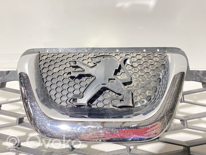 Peugeot Boxer Grille calandre supérieure de pare-chocs avant 1306599070