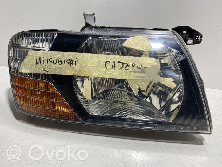 Mitsubishi Pajero Lampa przednia 10087420