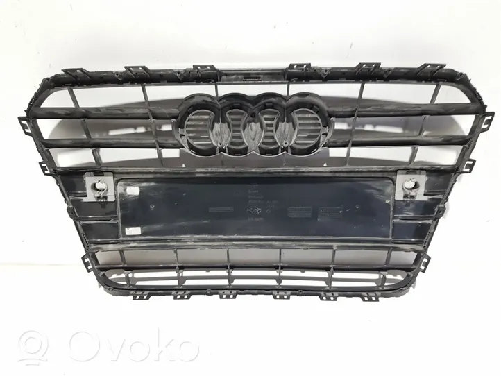 Audi A5 8T 8F Rejilla superior del radiador del parachoques delantero 8T0853651G