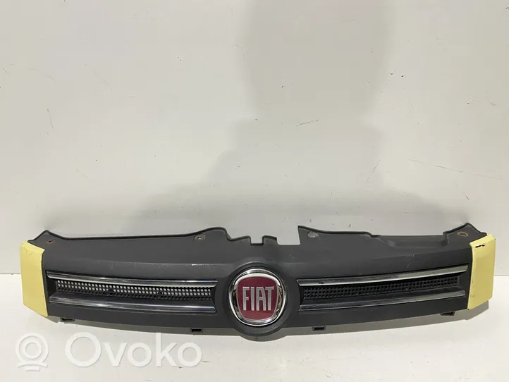 Fiat Panda II Front bumper upper radiator grill 735353899