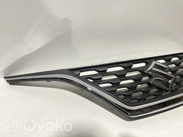 Suzuki Baleno IV Grille calandre supérieure de pare-chocs avant 7174168P1