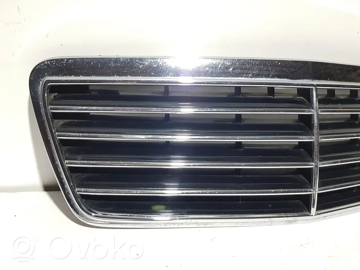 Mercedes-Benz CLK A208 C208 Grille calandre supérieure de pare-chocs avant 2088800085