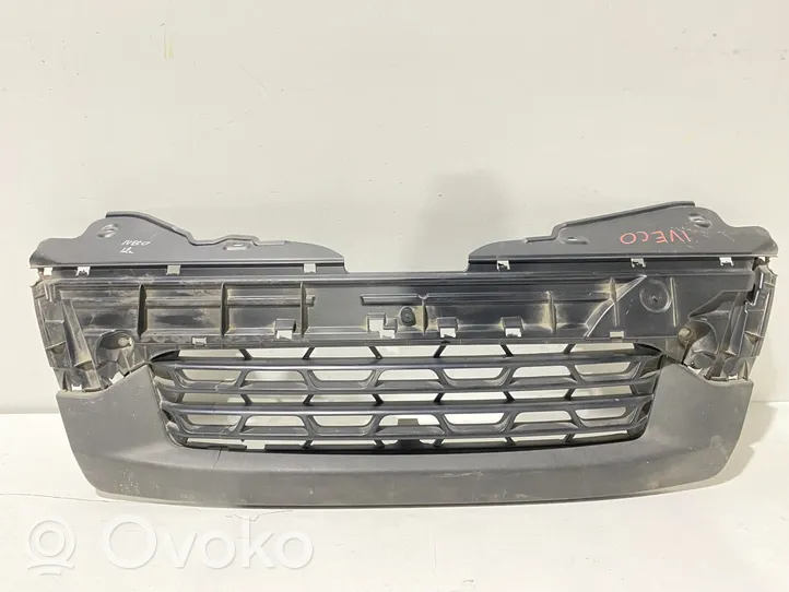 Iveco Daily 5th gen Grille calandre supérieure de pare-chocs avant 5801342734EZ