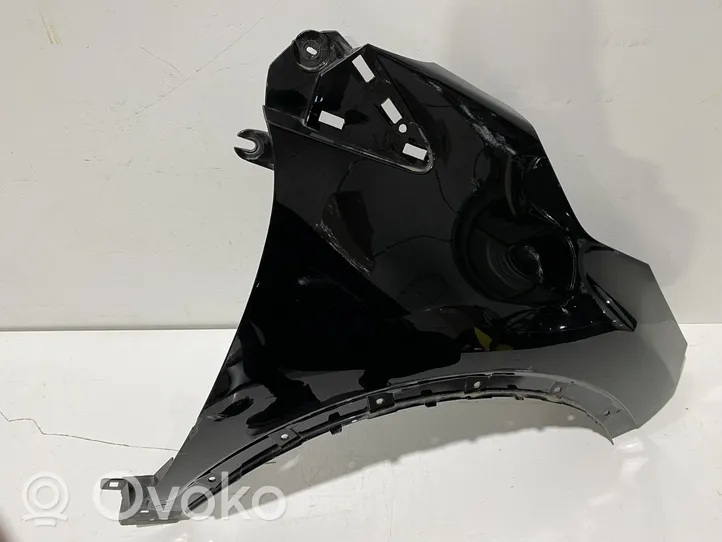 Renault Captur Błotnik przedni 631001642R