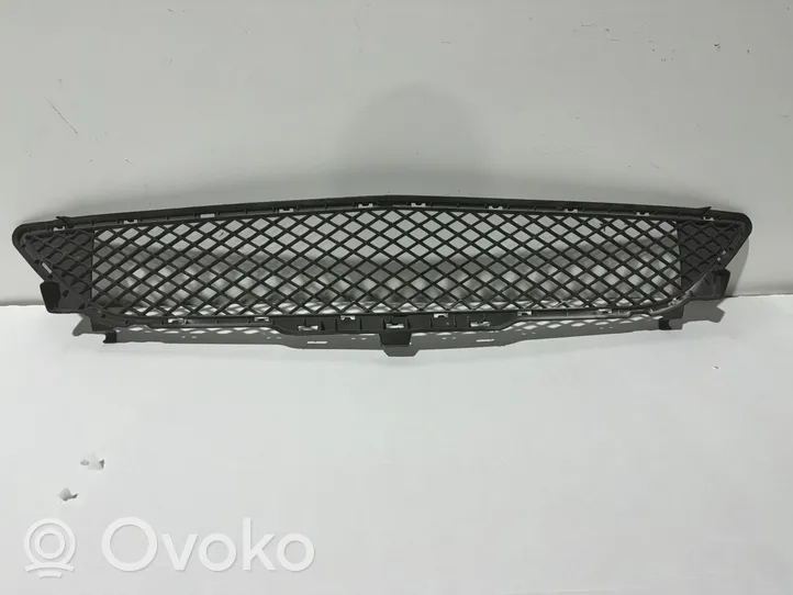 Mercedes-Benz B W246 W242 Etupuskurin alempi jäähdytinsäleikkö A2468851122