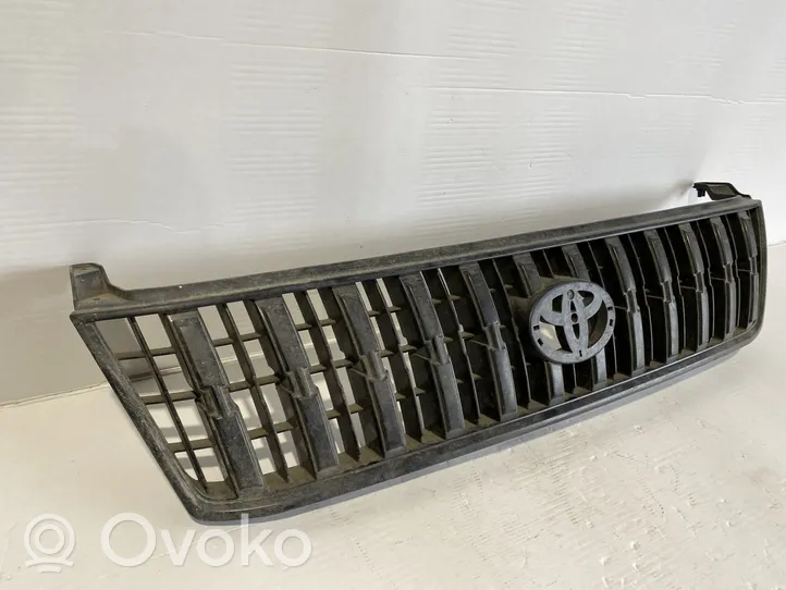 Toyota Land Cruiser (HDJ90) Etupuskurin ylempi jäähdytinsäleikkö 5310060080