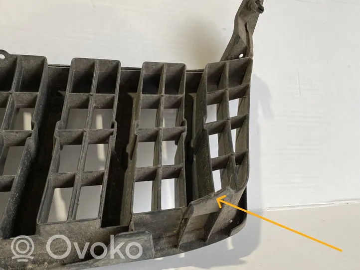 Toyota Land Cruiser (HDJ90) Maskownica / Grill / Atrapa górna chłodnicy 5310060080