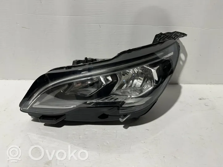 Peugeot 3008 II Lampa przednia 90056582